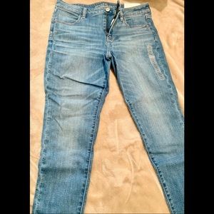 BRAND NEW American Eagle Jegging!
